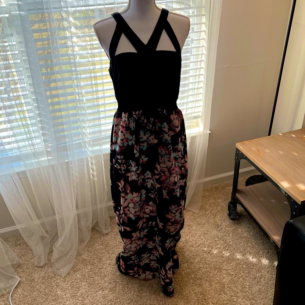 Hawaiian dress - Picture 1 of 3